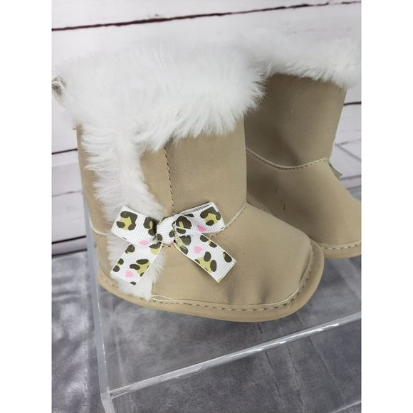 Carters 0-3 MTH TAN fur lined cheetah bow Boots - Picture 9 of 9